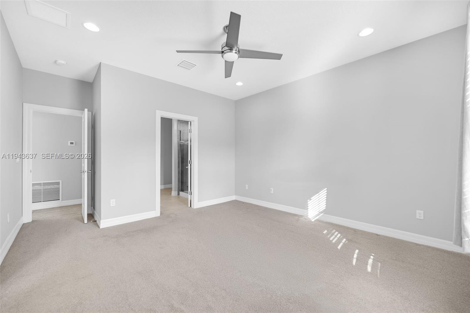 964 3 / 3 1881 кв.футов $ 2026-01-12 0 Фото