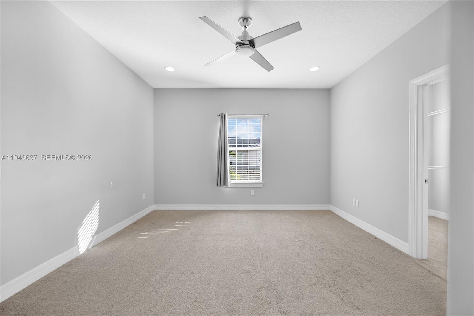 964 3 / 3 1881 кв.футов $ 2026-01-12 0 Фото