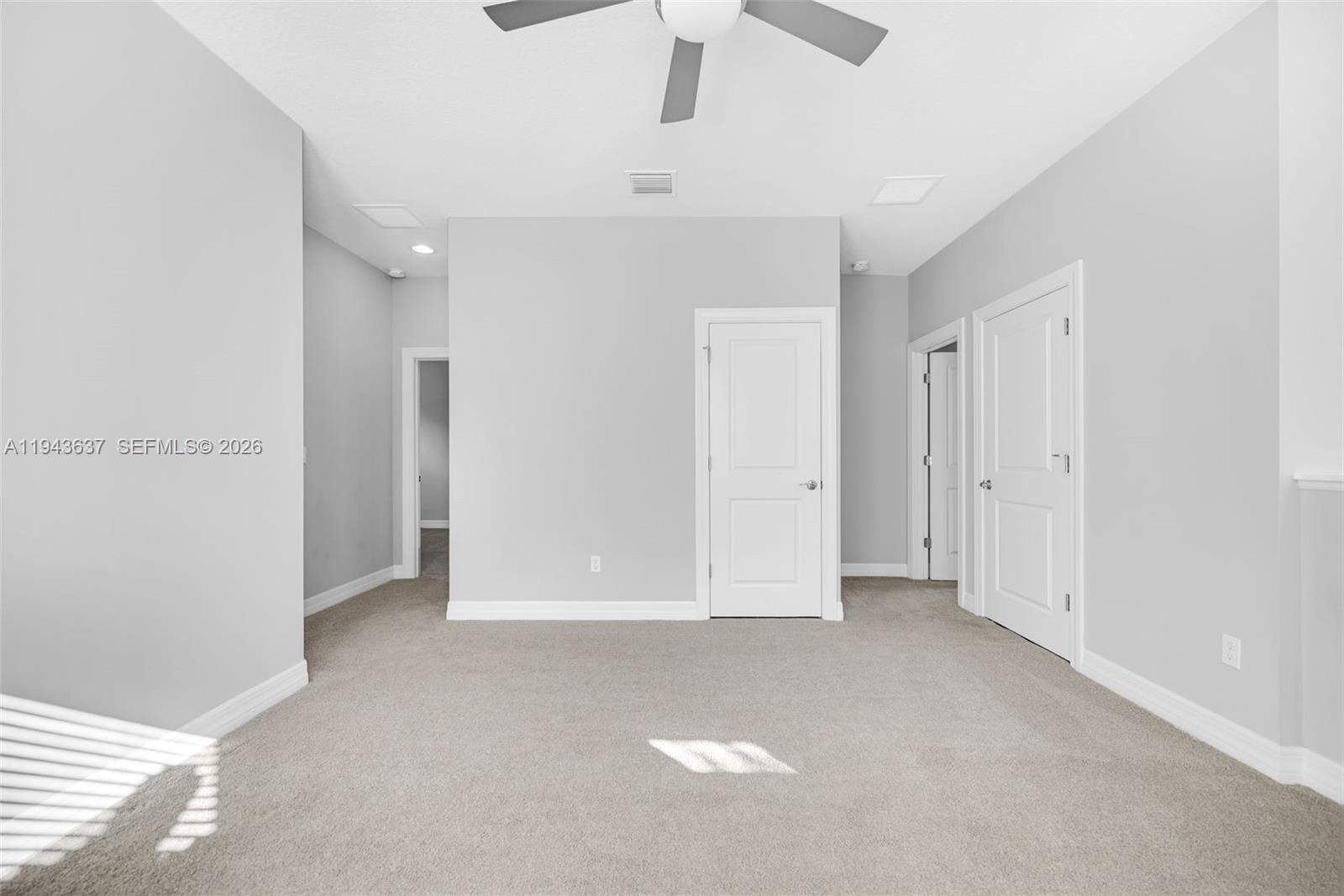 964 3 / 3 1881 кв.футов $ 2026-01-12 0 Фото