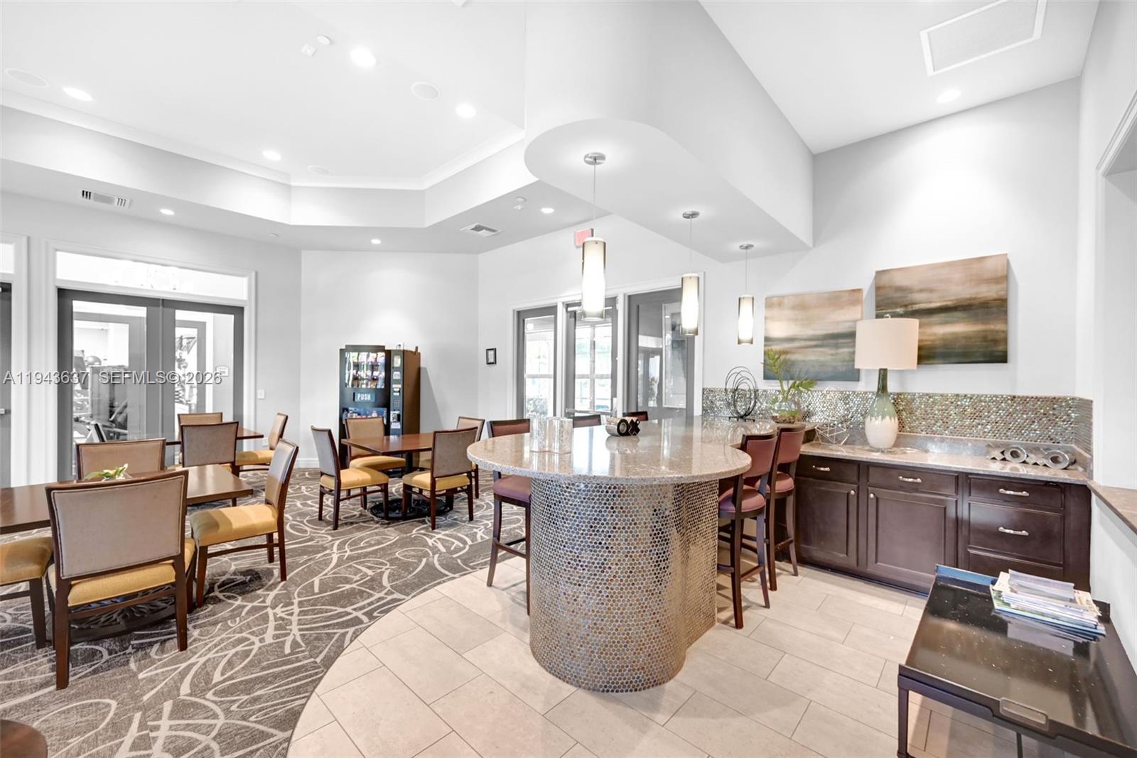 964 3 / 3 1881 кв.футов $ 2026-01-12 0 Фото