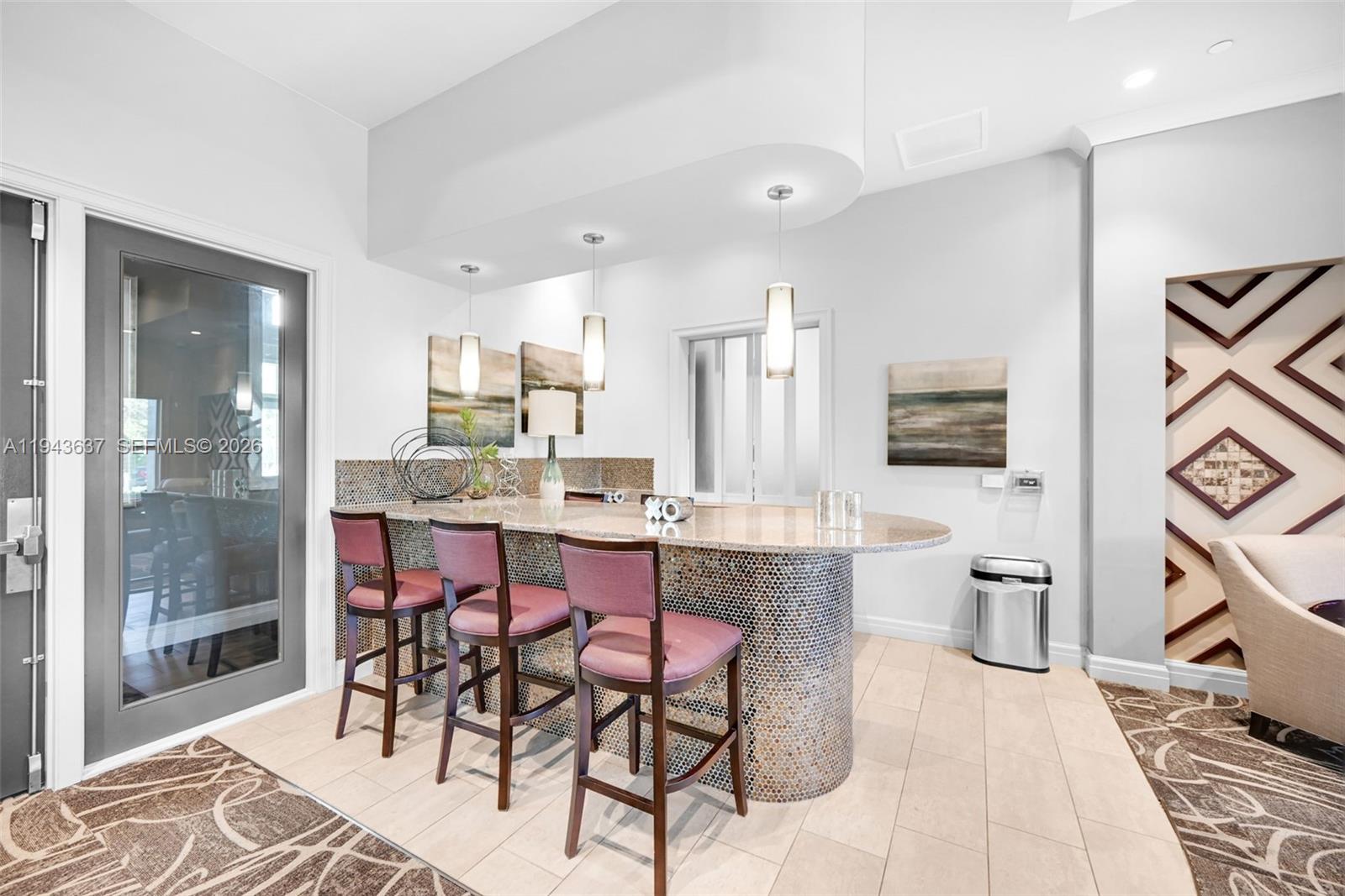 964 3 / 3 1881 кв.футов $ 2026-01-12 0 Фото