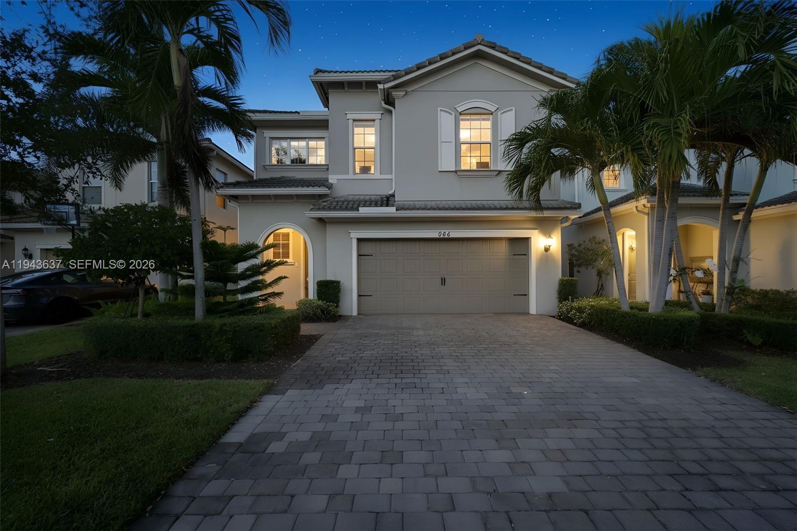 964 3 / 3 1881 кв.футов $ 2026-01-12 0 Фото