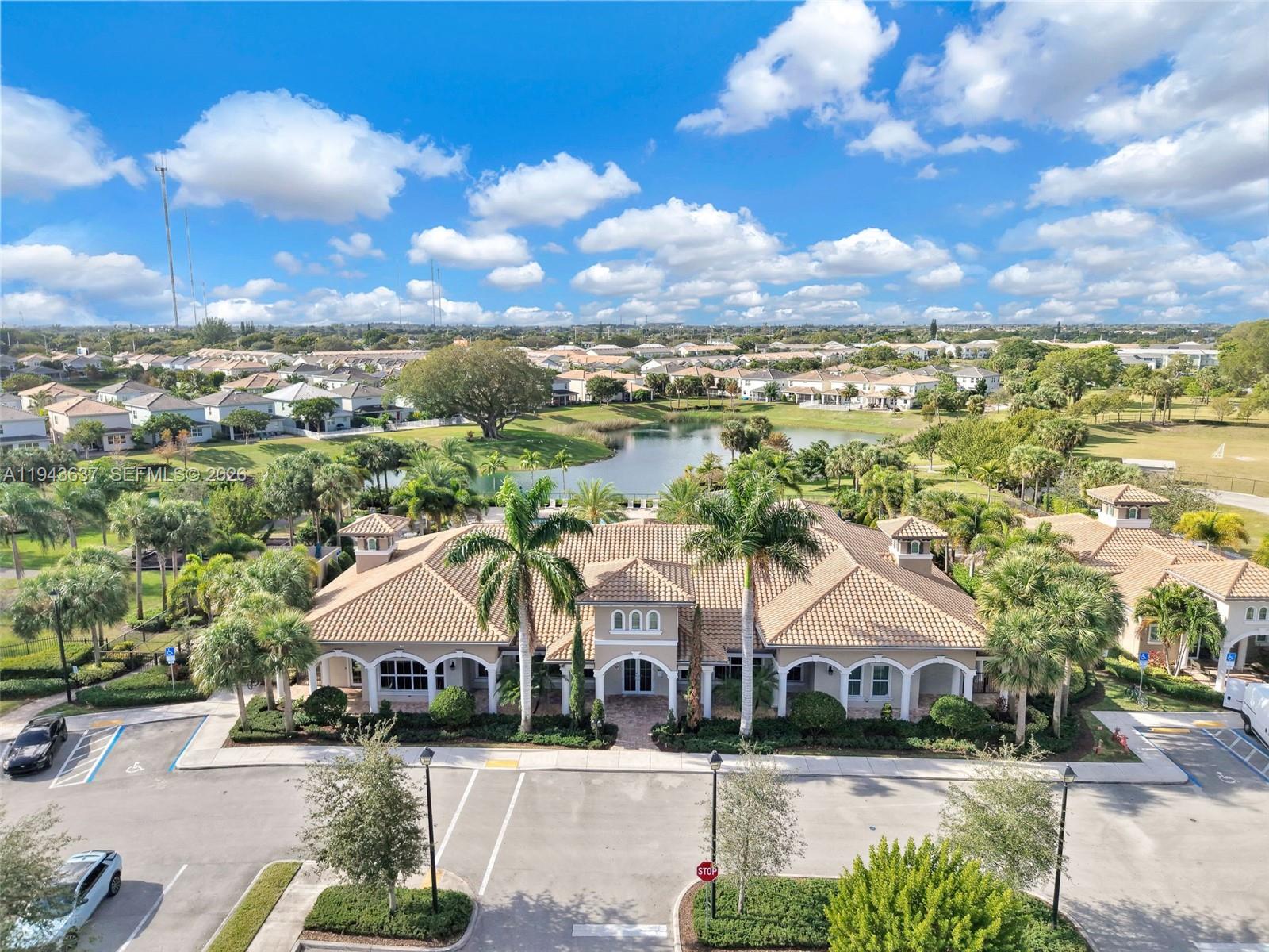 964 3 / 3 1881 кв.футов $ 2026-01-12 0 Фото