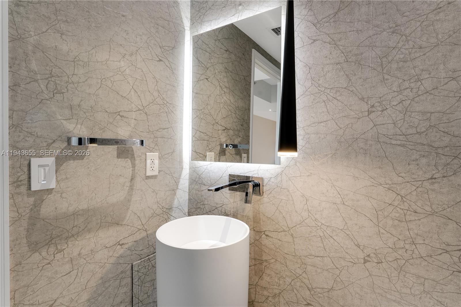 Photo of 3301 183rd St  #3101, Aventura, Florida, 33160 - 