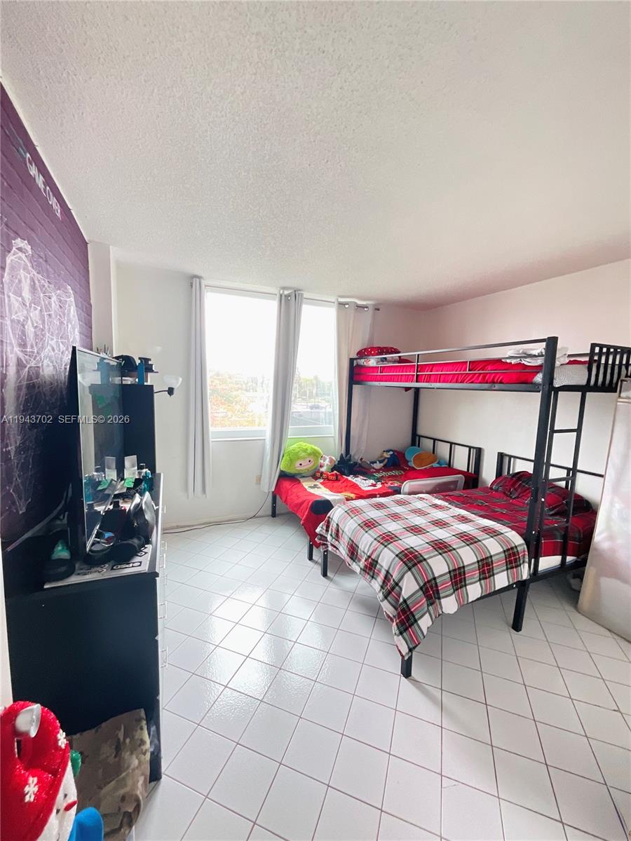 304 2 / 2 1100 sq. ft. $ 2026-01-12 0 foto