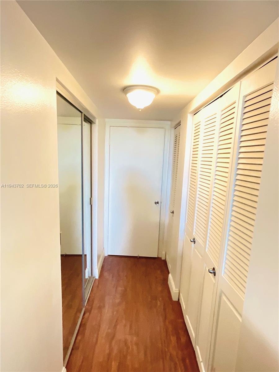 304 2 / 2 1100 sq. ft. $ 2026-01-12 0 foto