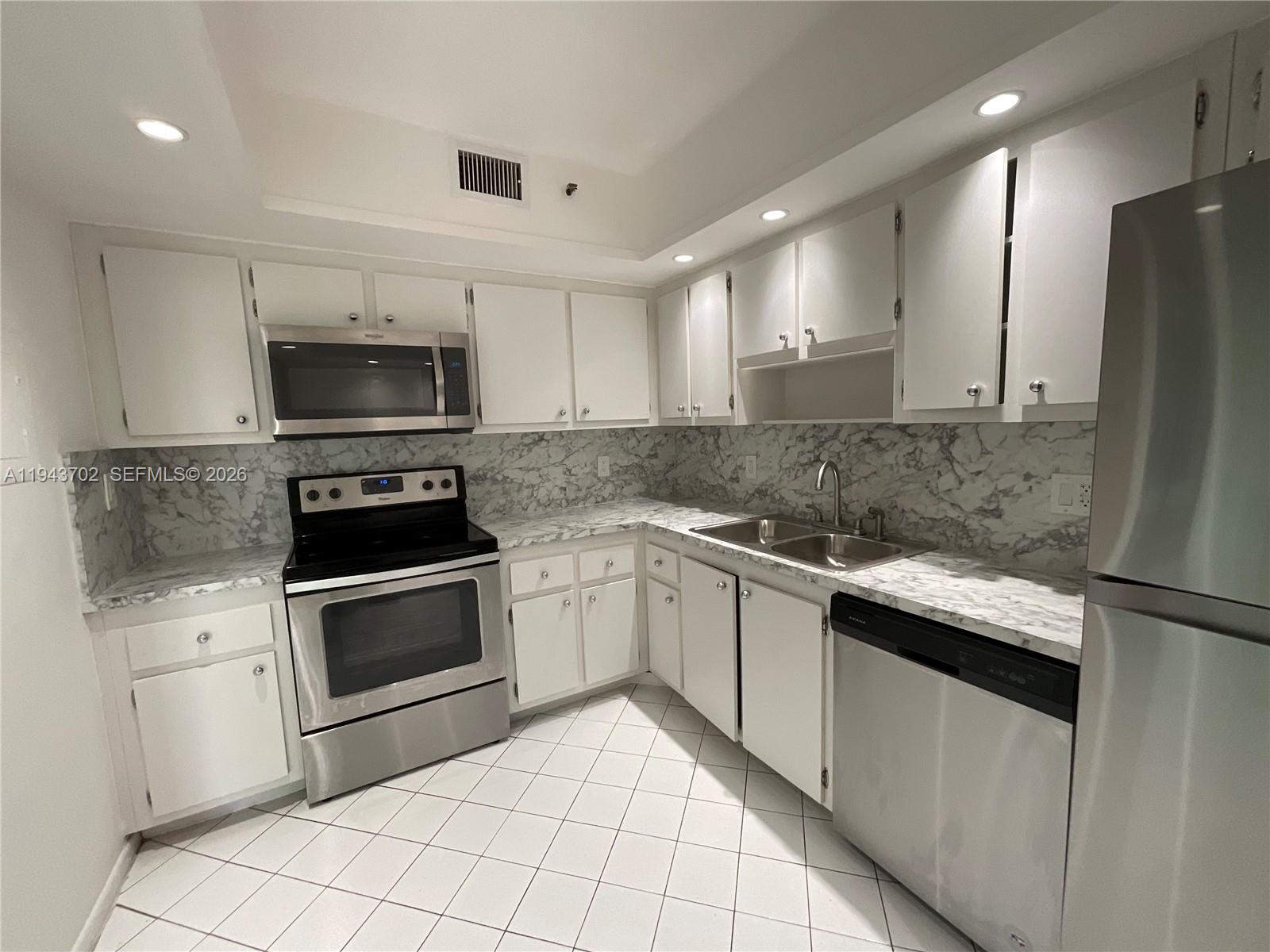 304 2 / 2 1100 sq. ft. $ 2026-01-12 0 foto