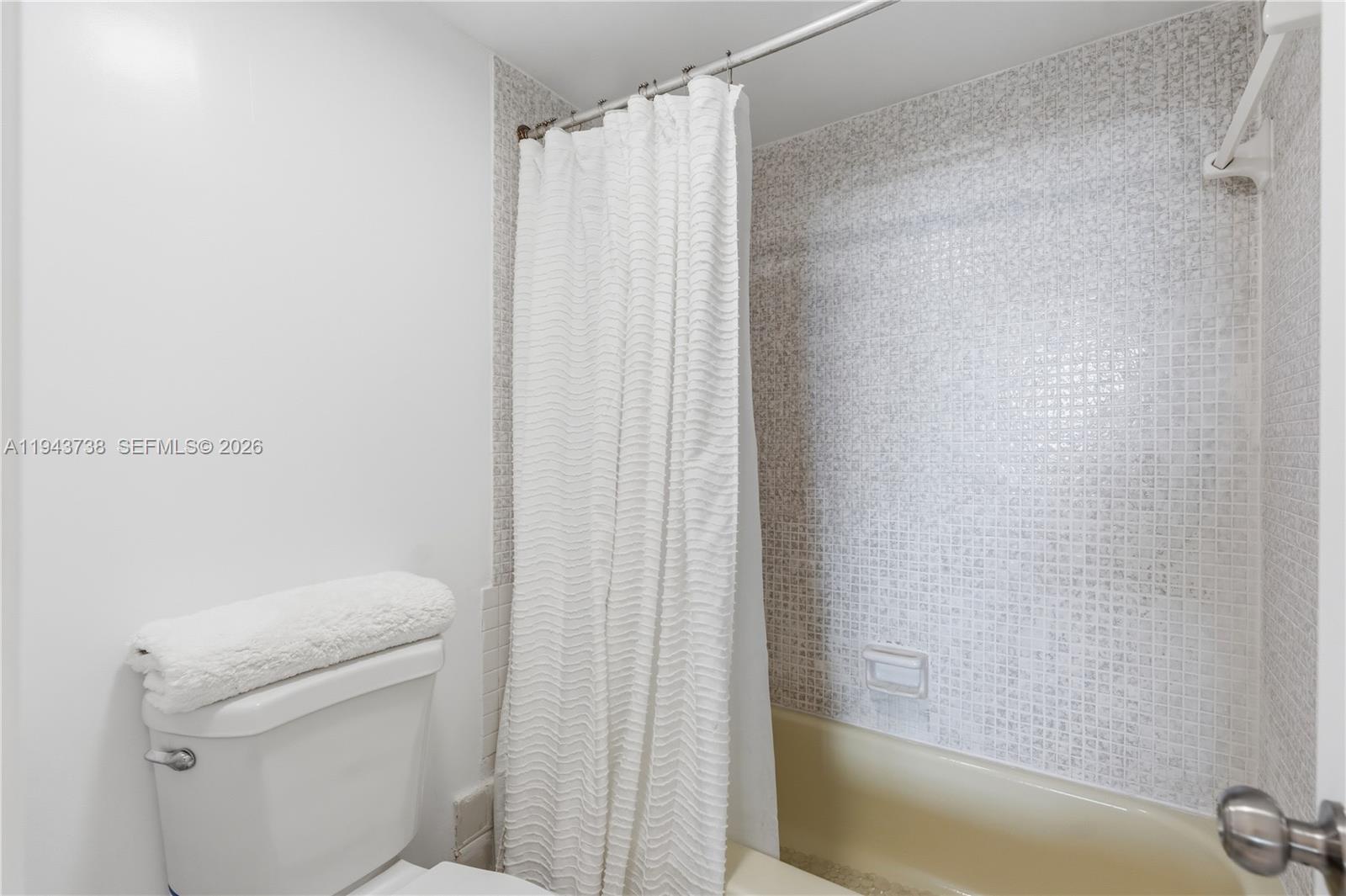 Ver detalles 806E 2 / 2 1140 sq. ft. $ 2026-02-09 0 foto