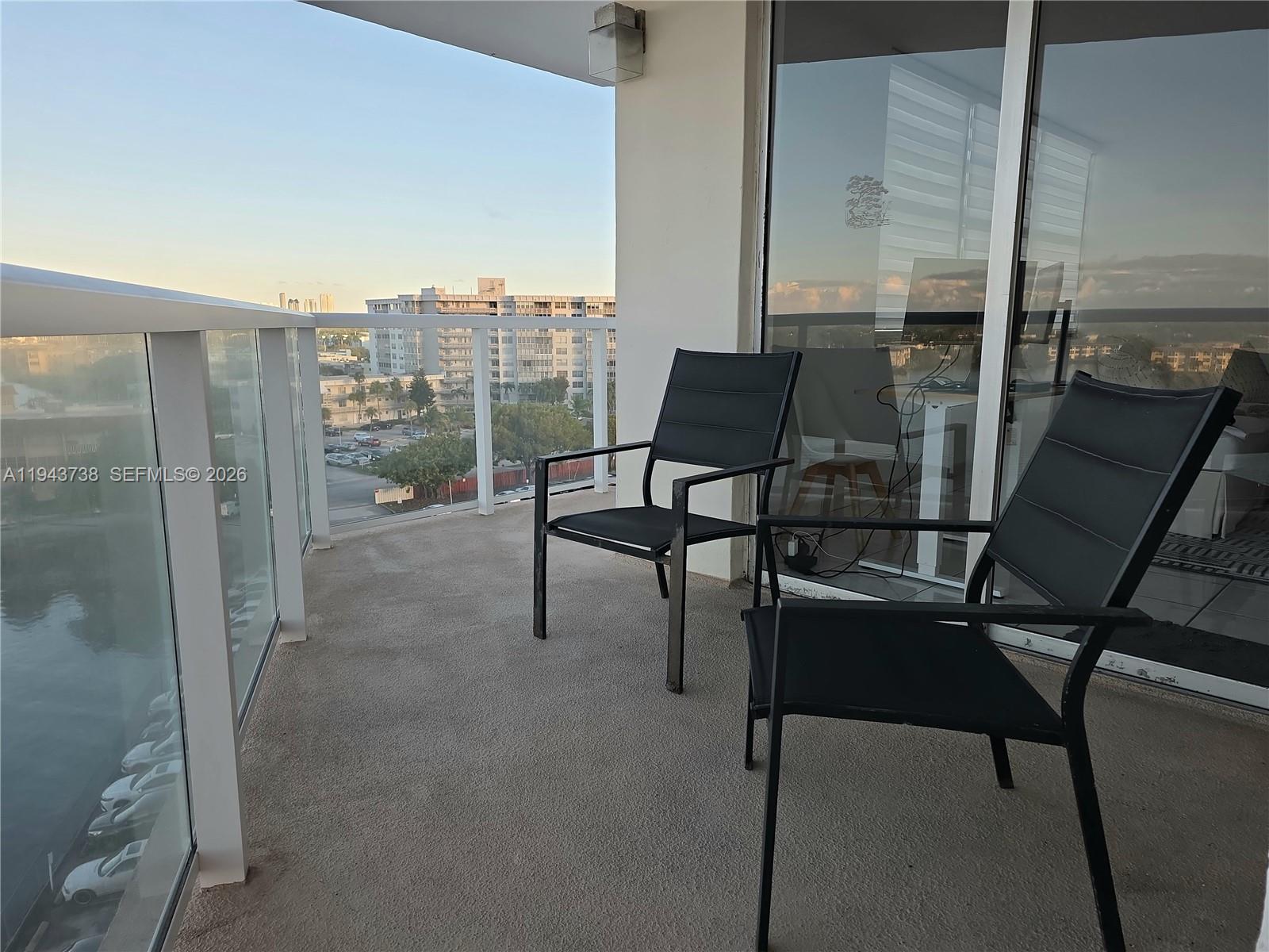 Ver detalles 806E 2 / 2 1140 sq. ft. $ 2026-02-09 0 foto