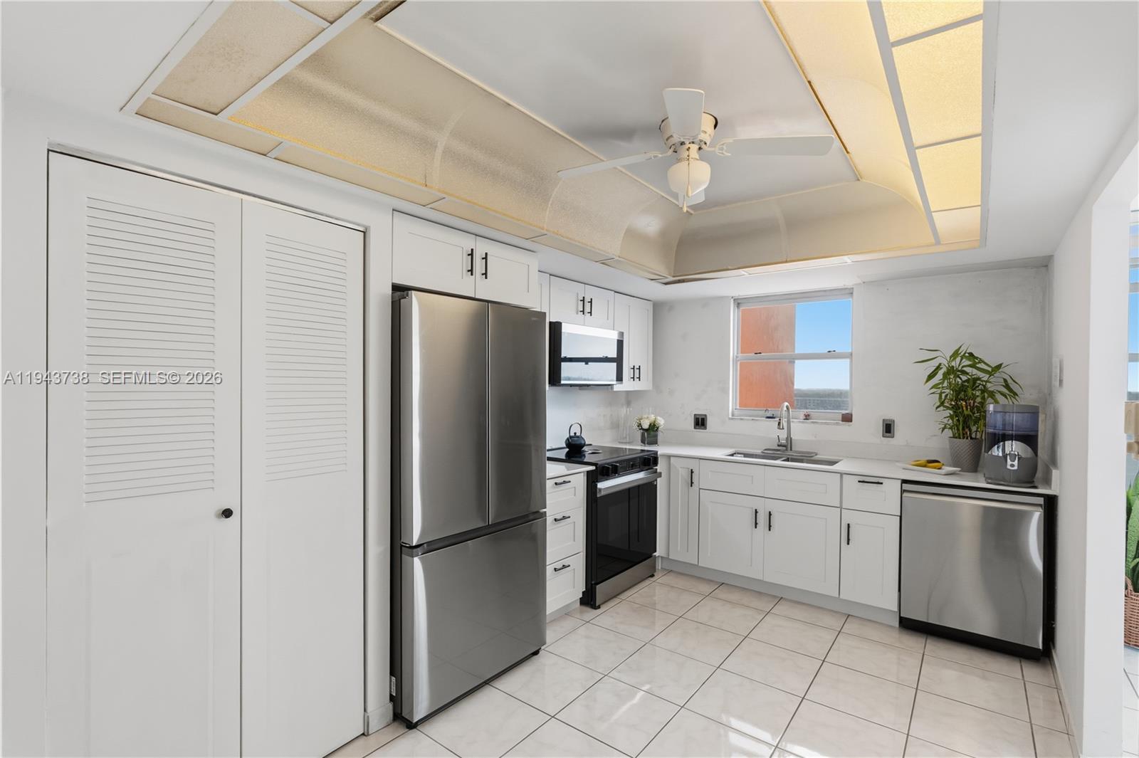 Ver detalles 806E 2 / 2 1140 sq. ft. $ 2026-02-09 0 foto