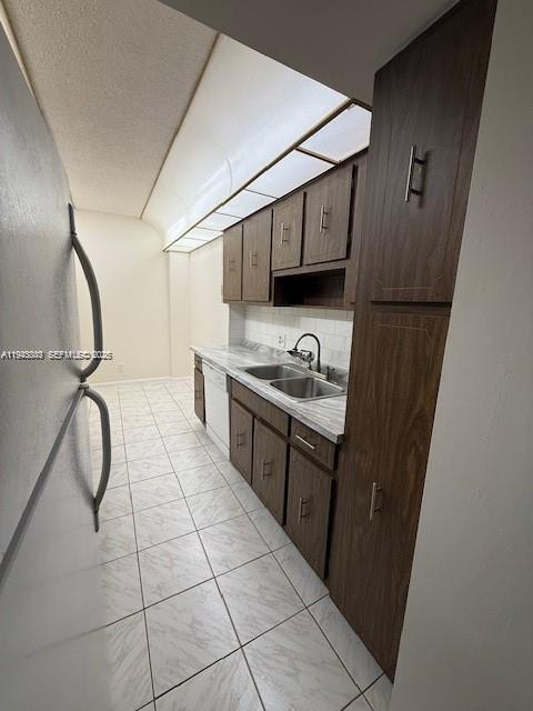 206 1 / 2 844 sq. ft. $ 2026-01-12 0 foto