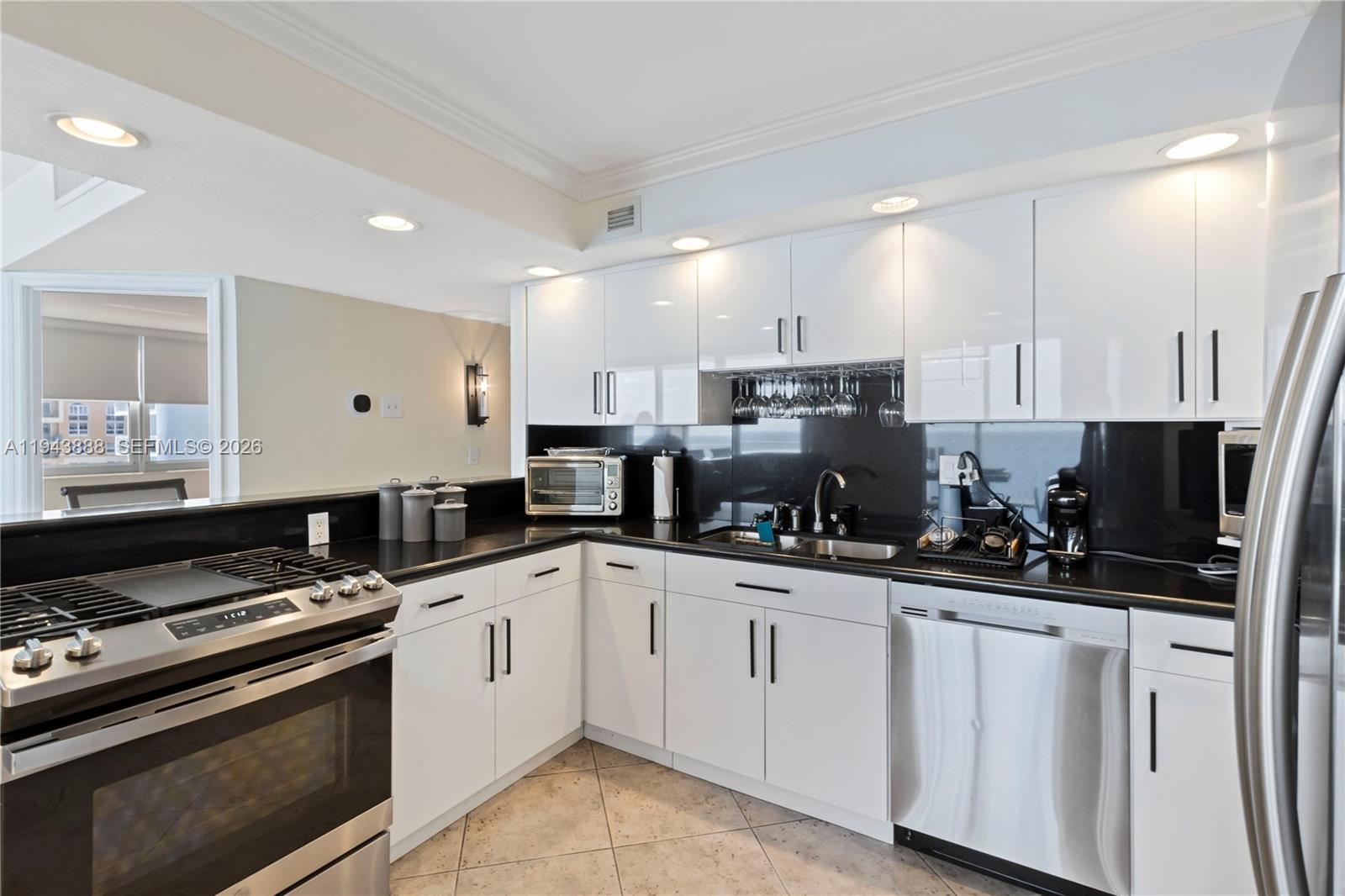 Photo of 2030 Ocean Dr  #1820, Hallandale Beach, Florida, 33009 - 