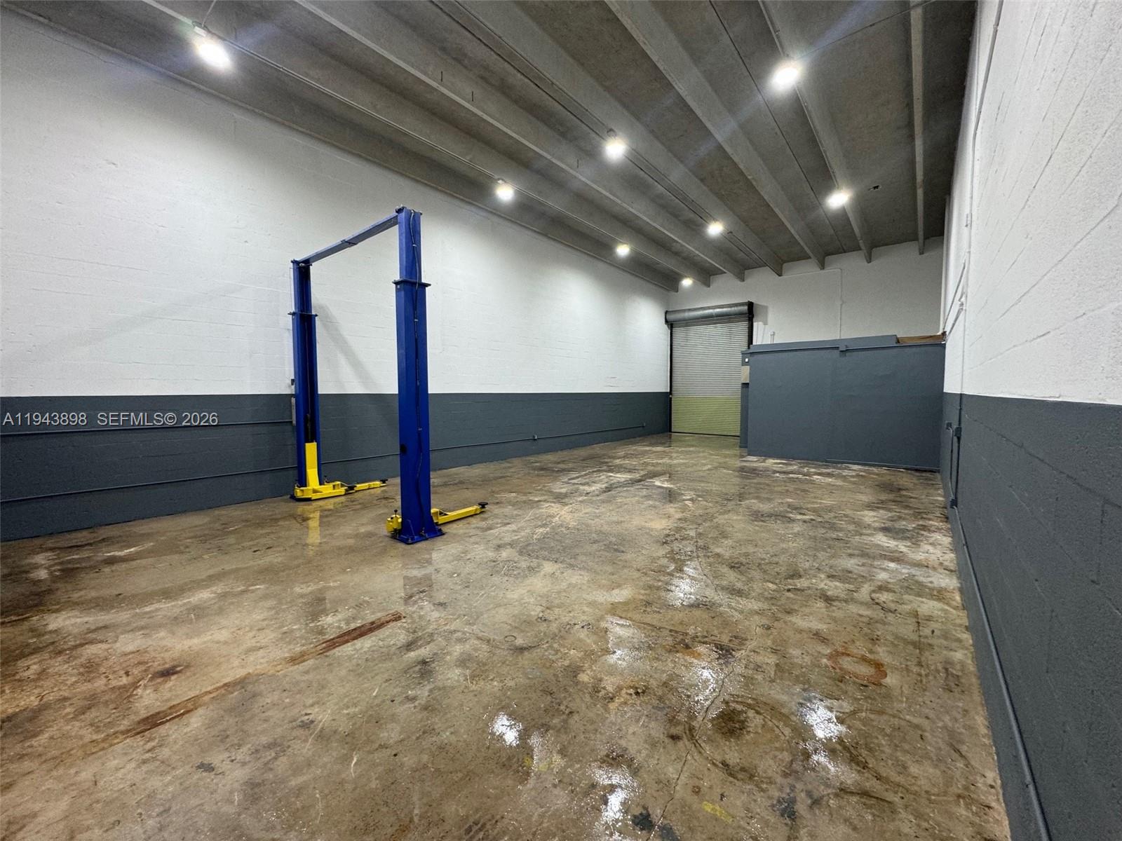 7555  /   кв.футов $ 2026-01-12 0 Фото