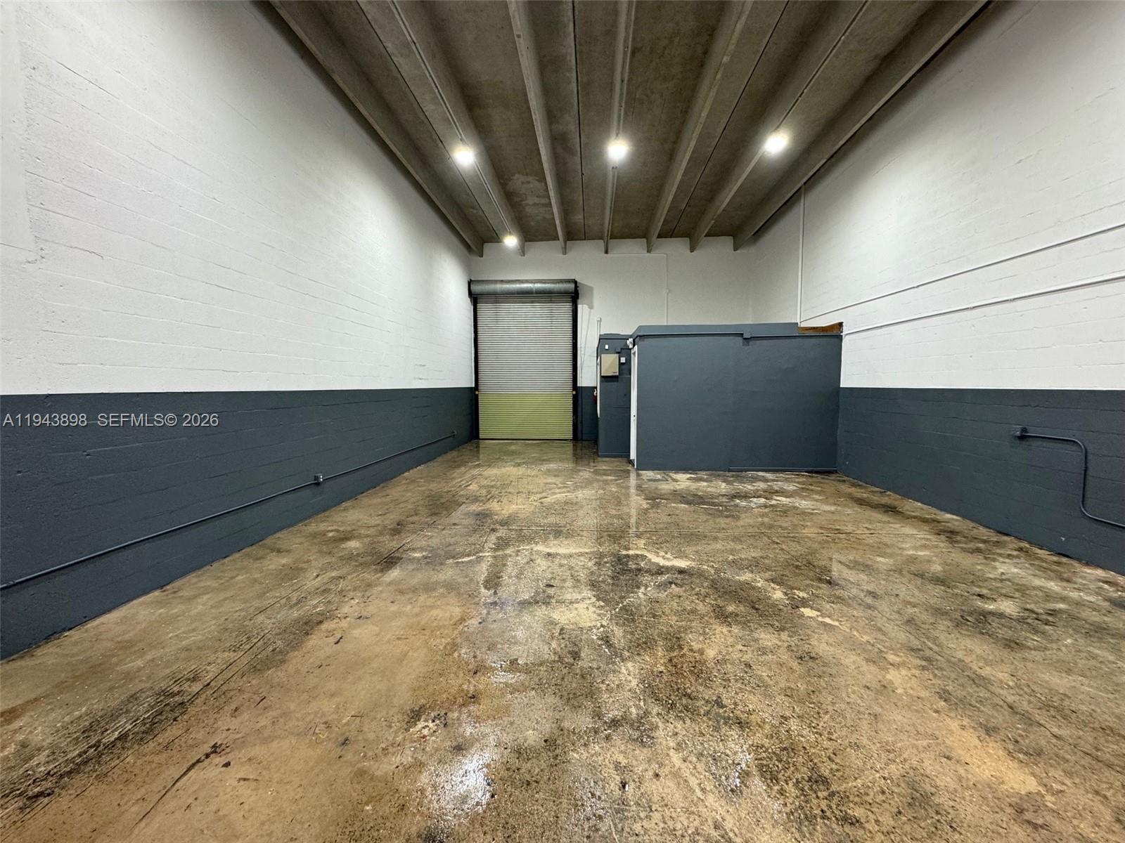 7555  /   кв.футов $ 2026-01-12 0 Фото