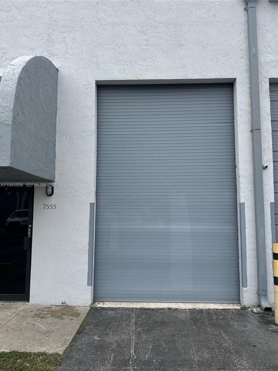 7555  /   кв.футов $ 2026-01-12 0 Фото