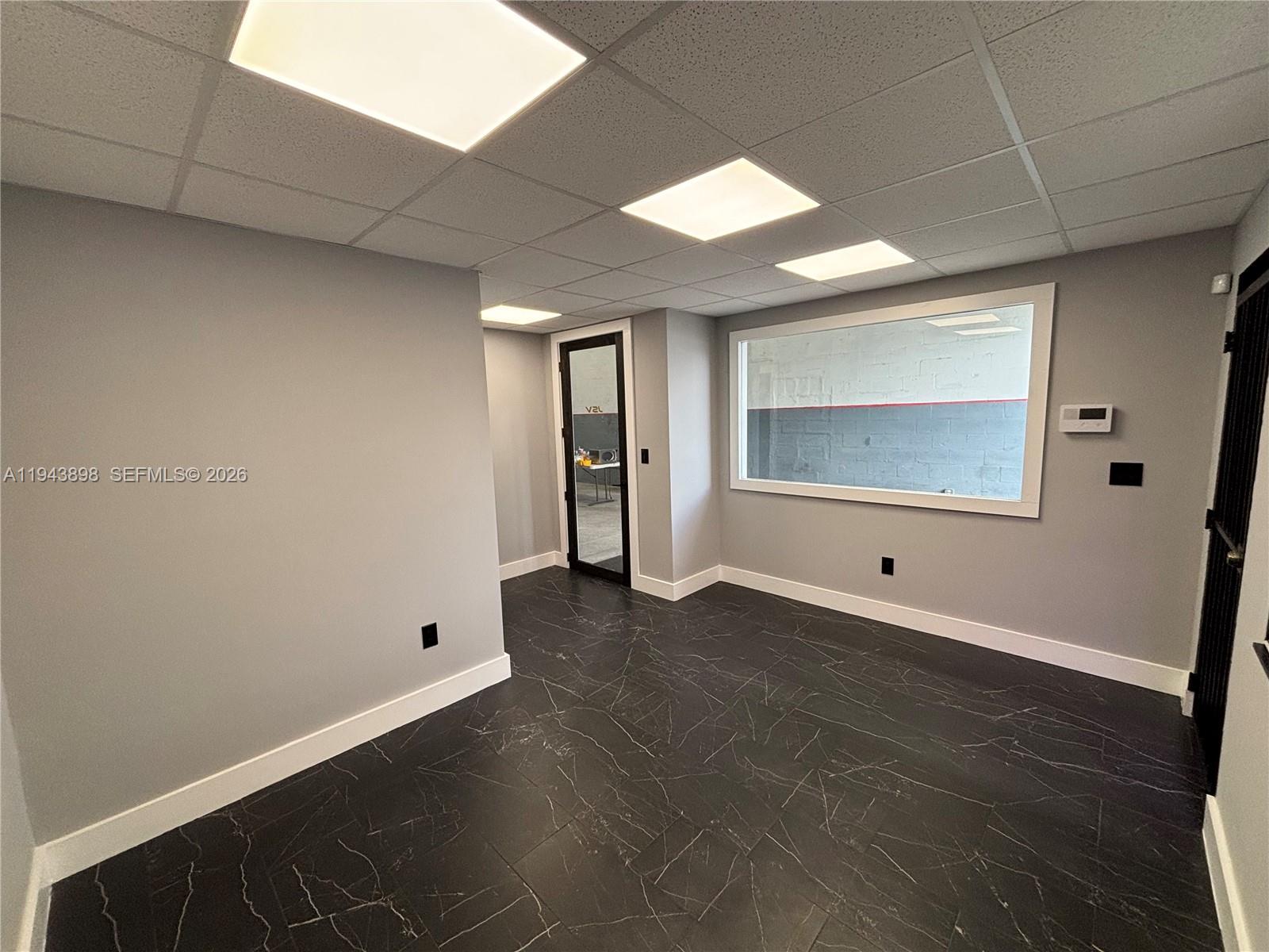 7555  /   кв.футов $ 2026-01-12 0 Фото