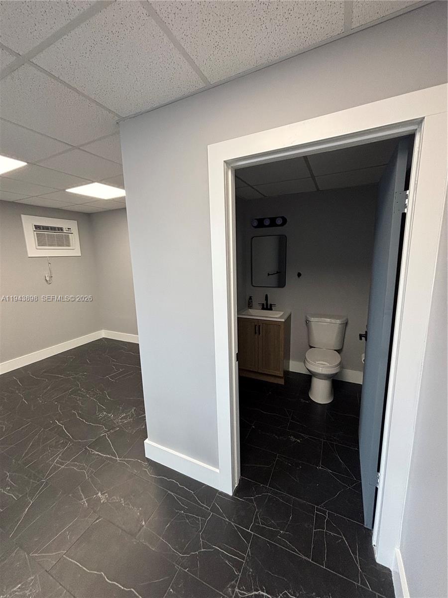 7555  /   кв.футов $ 2026-01-12 0 Фото