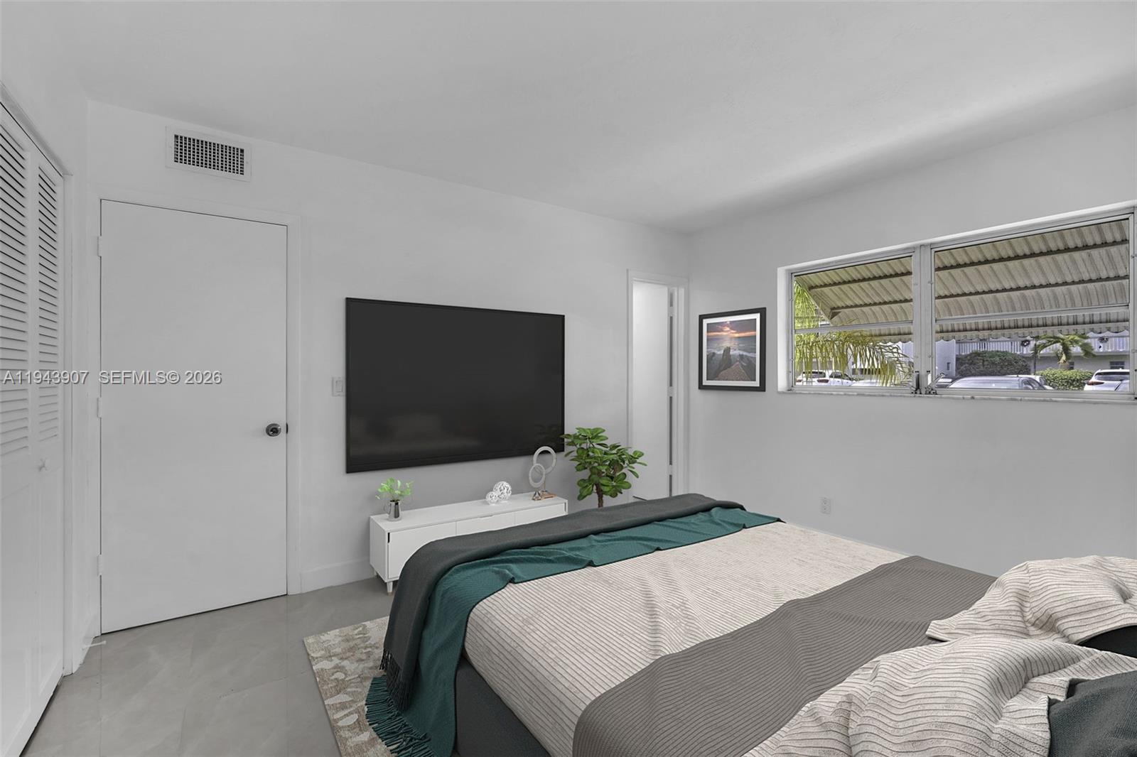 102 2 / 2 899 sq. ft. $ 2026-01-12 0 Photo