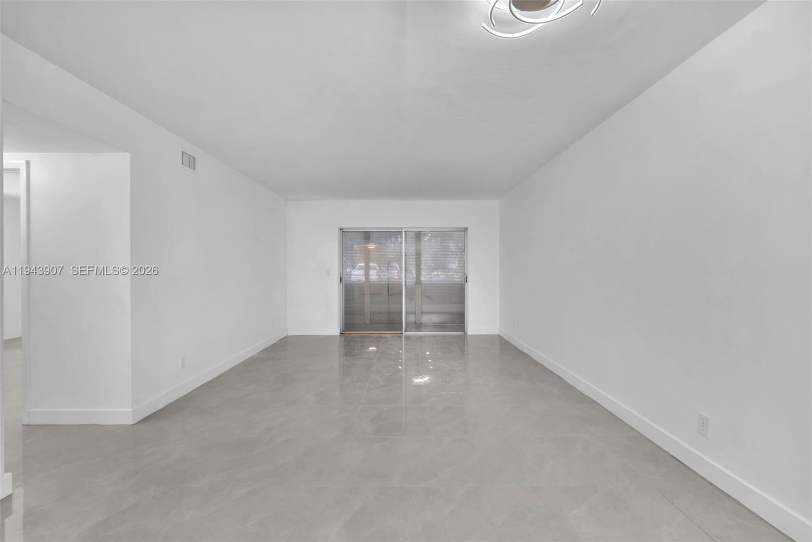 102 2 / 2 899 sq. ft. $ 2026-01-12 0 Photo