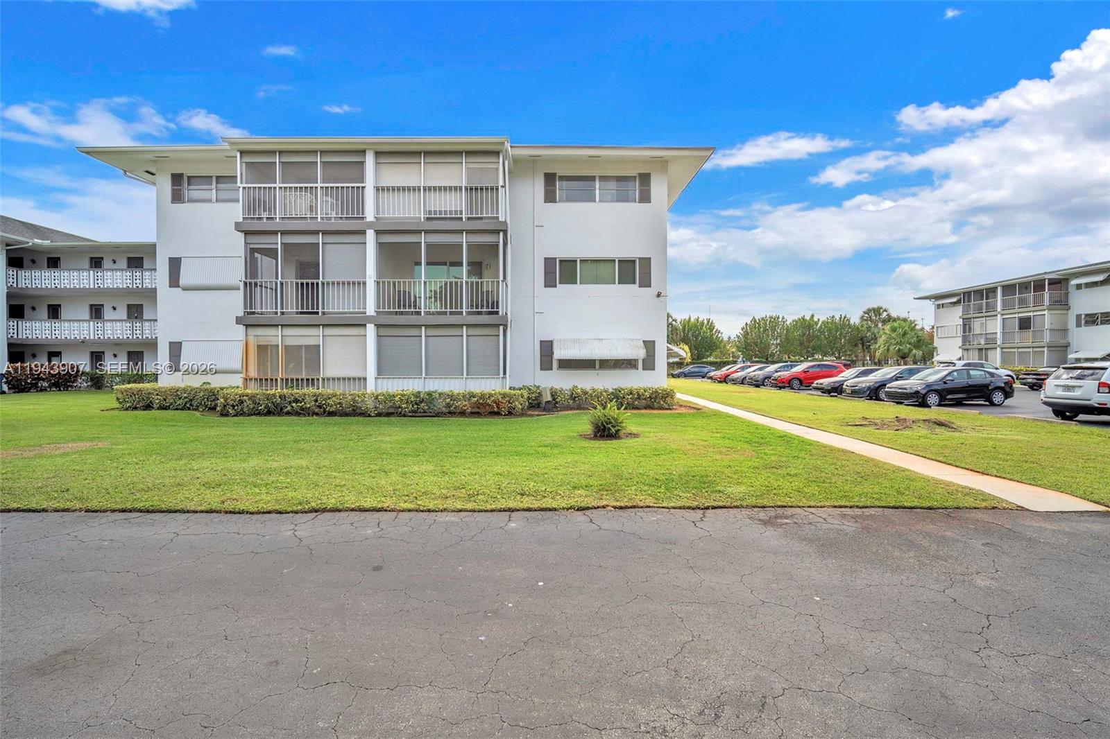 102 2 / 2 899 sq. ft. $ 2026-01-12 0 Photo