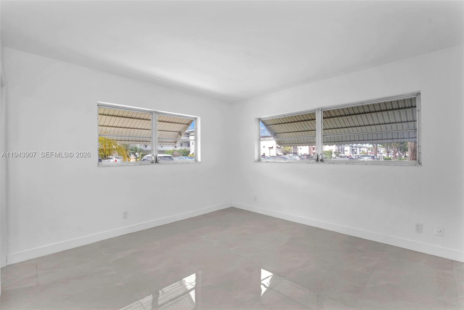 102 2 / 2 899 sq. ft. $ 2026-01-12 0 Photo