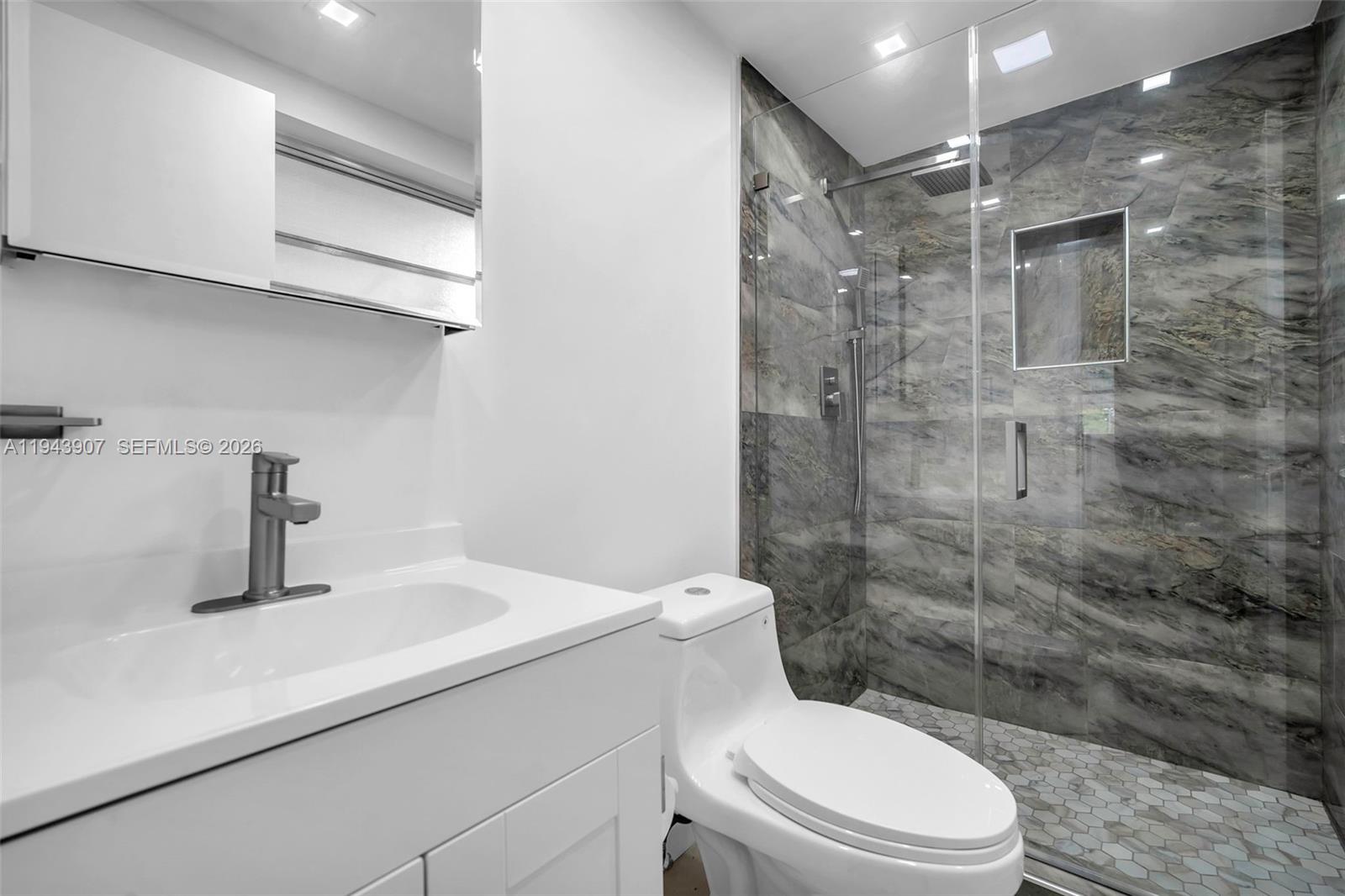 102 2 / 2 899 sq. ft. $ 2026-01-12 0 Photo