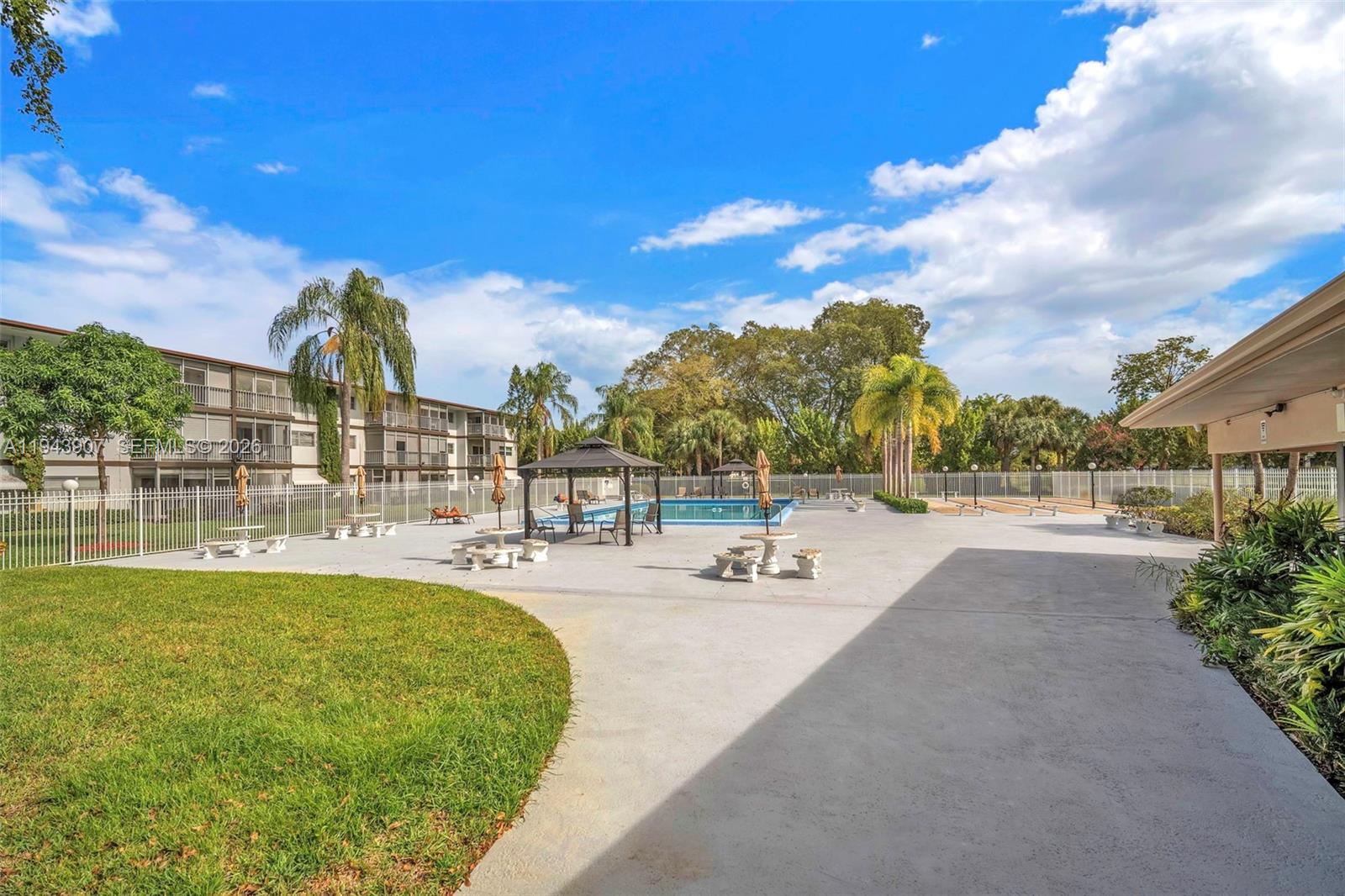 102 2 / 2 899 sq. ft. $ 2026-01-12 0 Photo