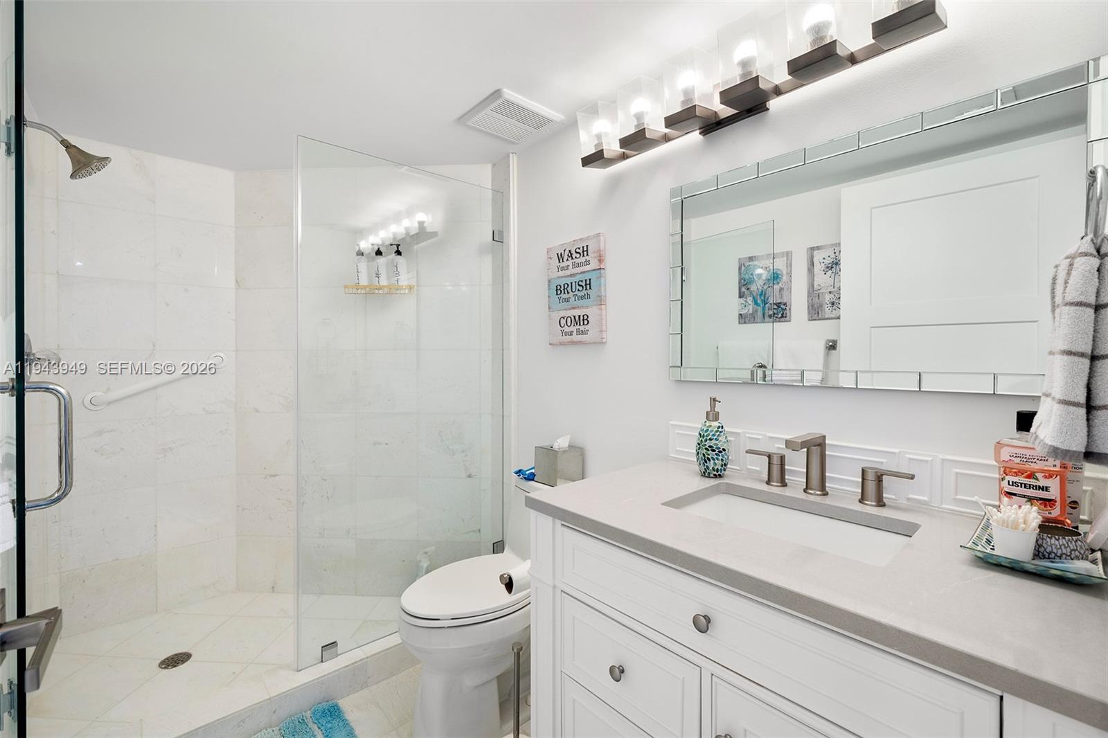 Photo of 19101 Mystic Pointe Drive  #901, Aventura, Florida, 33180 - Bathroom 2