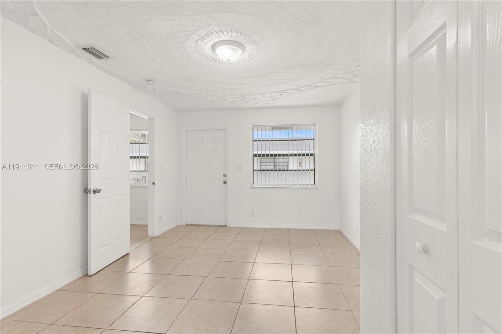   /  2250 кв.футов $ 2026-01-12 0 Фото