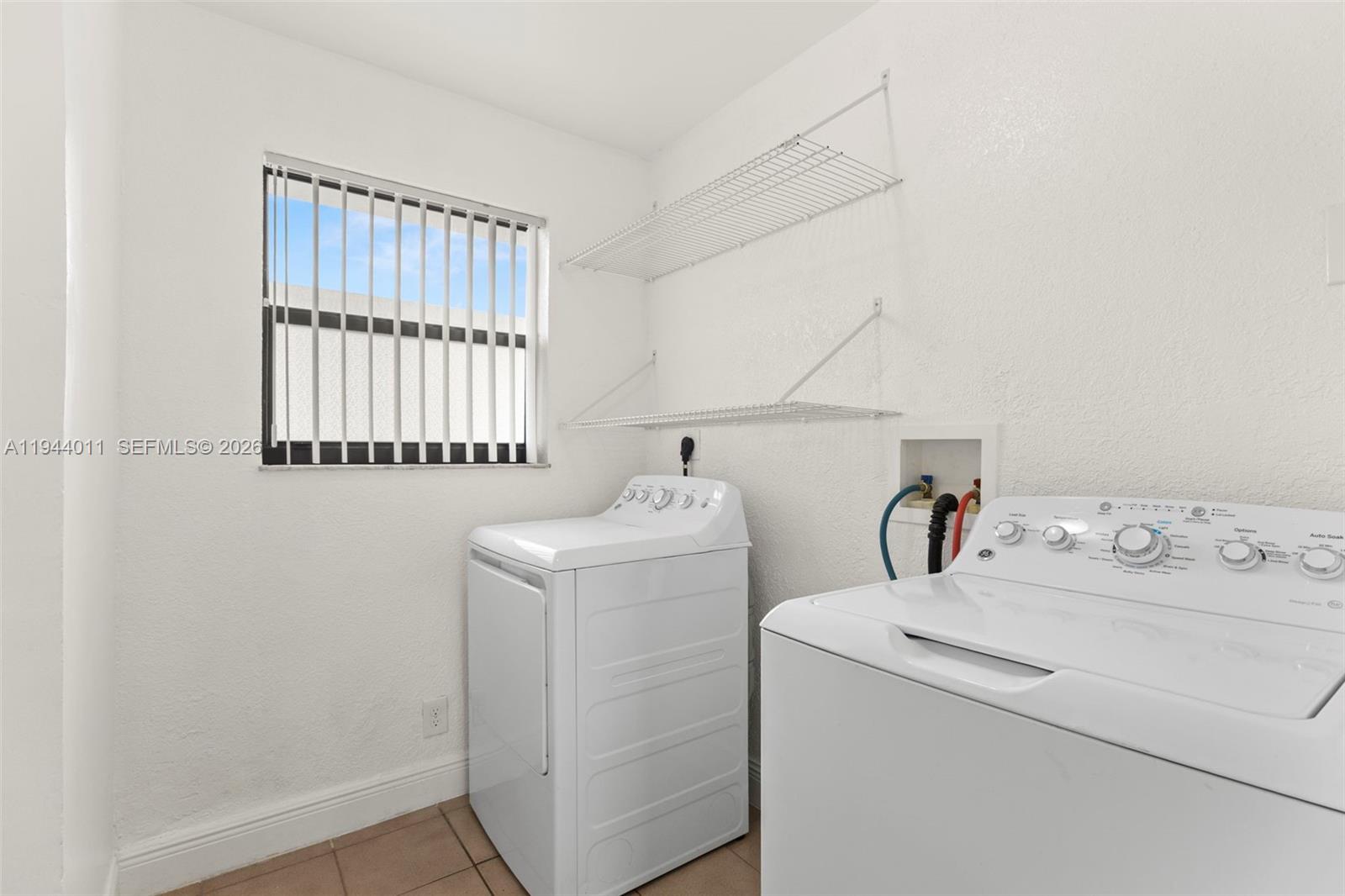   /  2250 кв.футов $ 2026-01-12 0 Фото