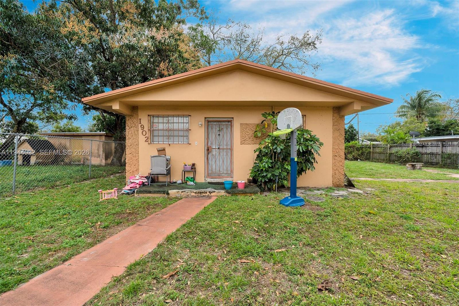   /  2143 кв.футов $ 2026-01-12 0 Фото