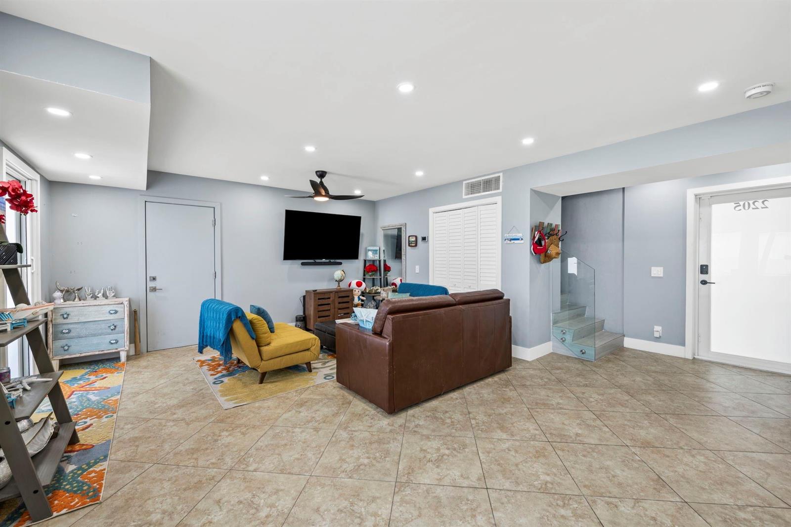 Ver detalles / 0 8240 sq. ft. $ 2026-06-21 0 foto