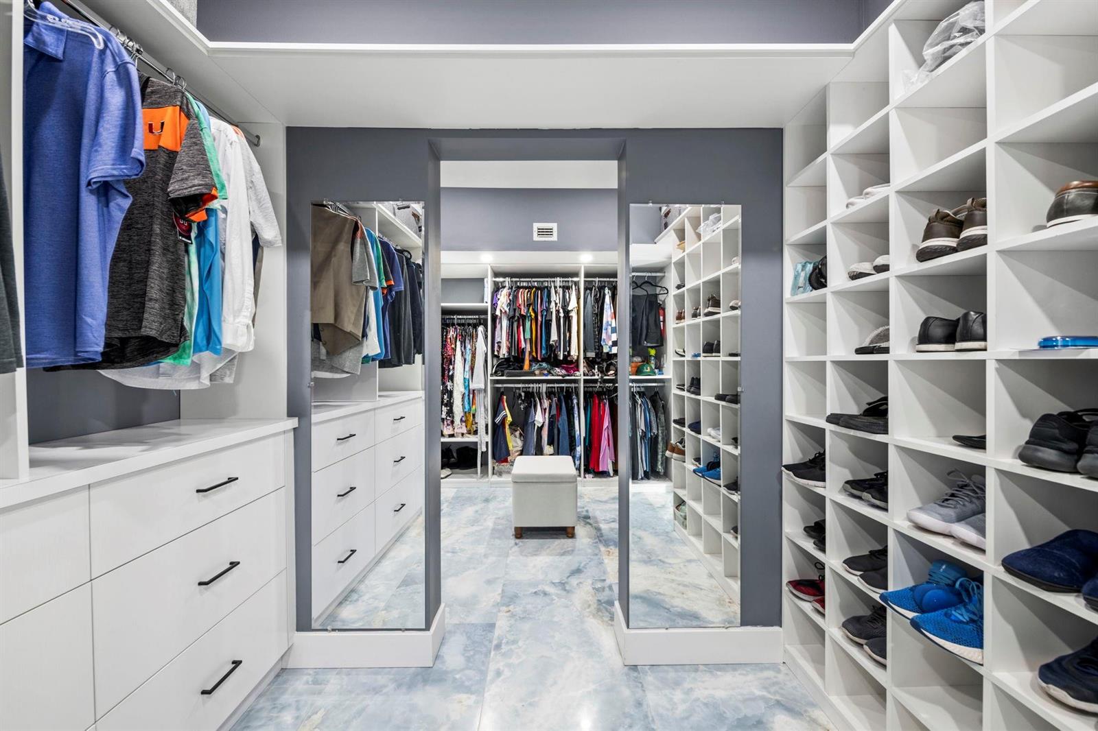Ver detalles / 0 8240 sq. ft. $ 2026-06-21 0 foto