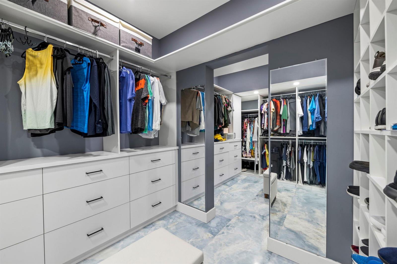 Ver detalles / 0 8240 sq. ft. $ 2026-06-21 0 foto