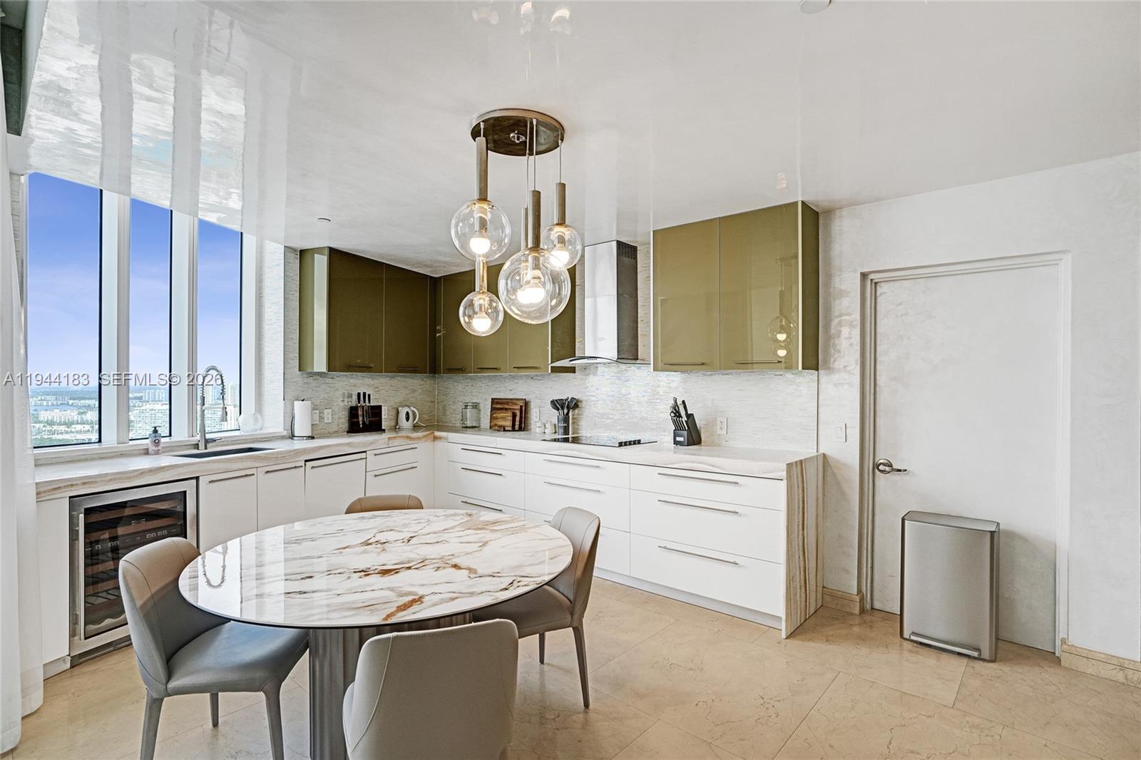 3006 3 / 4 2327 sq. ft. $ 2026-01-12 0 foto