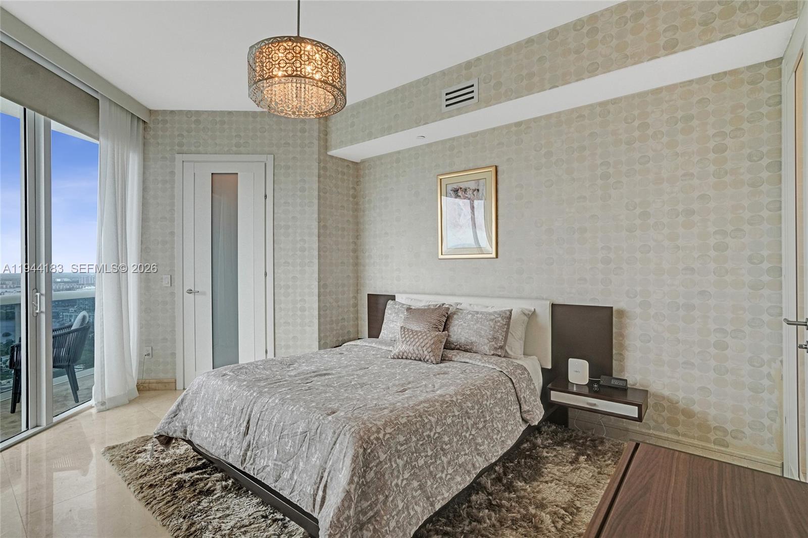 3006 3 / 4 2327 sq. ft. $ 2026-01-12 0 foto