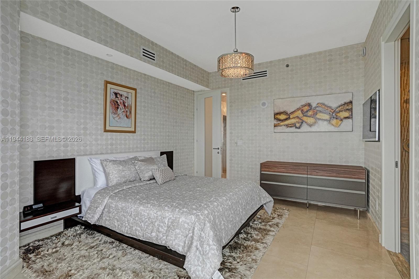 3006 3 / 4 2327 sq. ft. $ 2026-01-12 0 foto