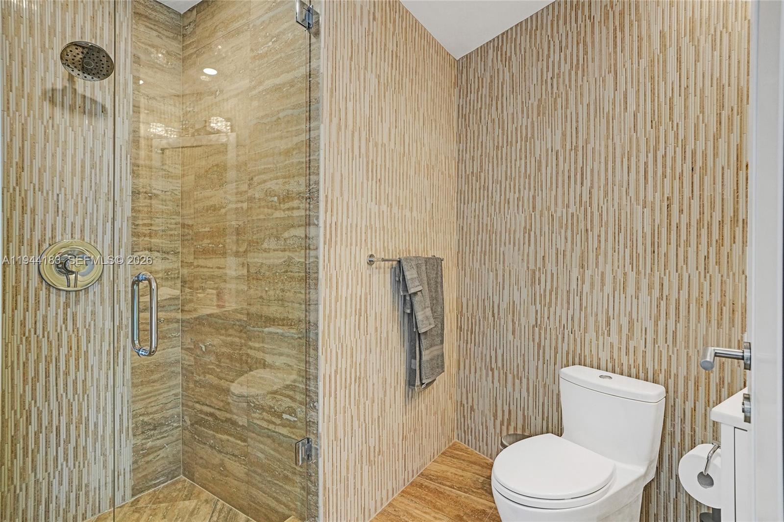 3006 3 / 4 2327 sq. ft. $ 2026-01-12 0 foto