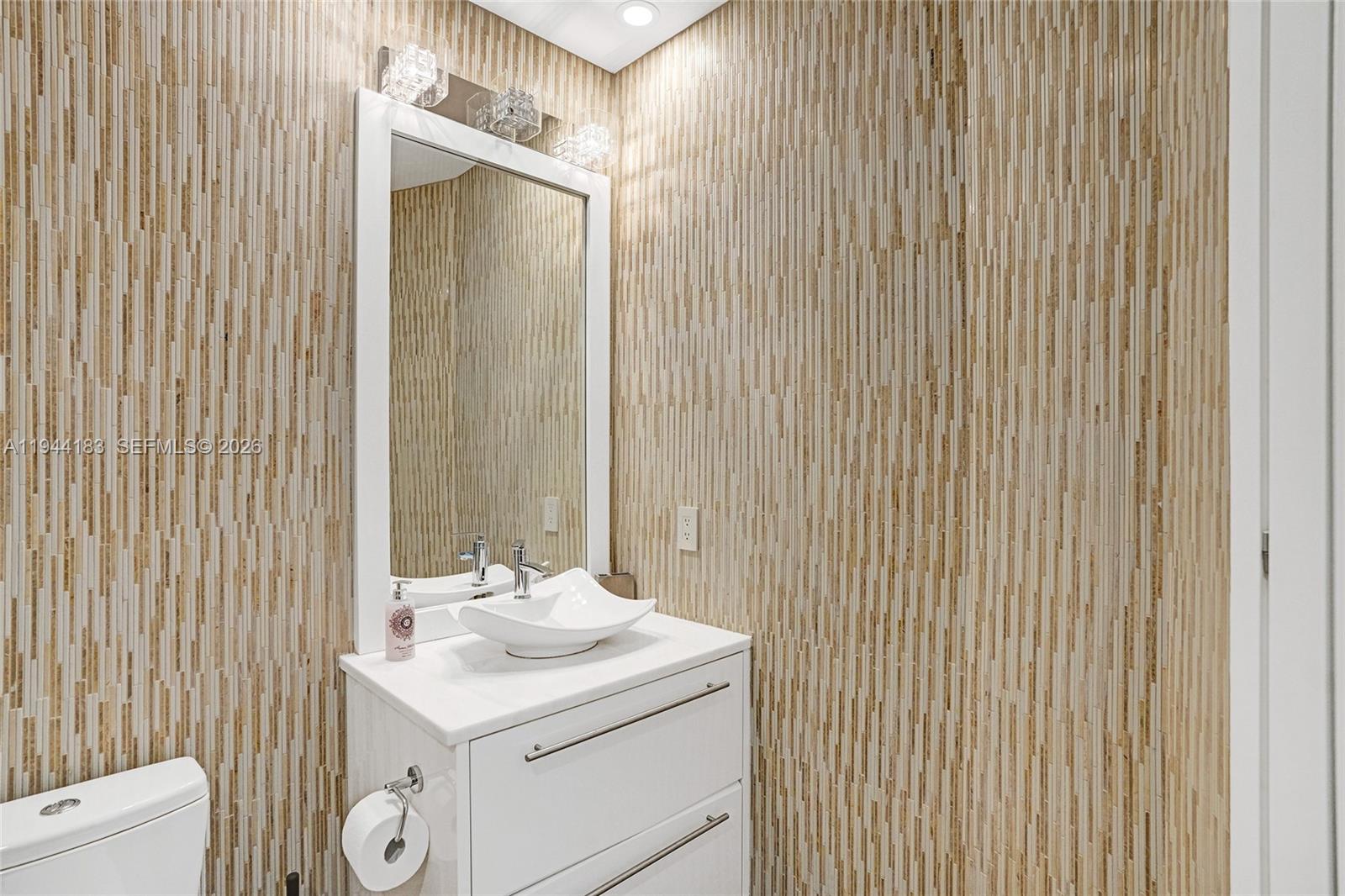 3006 3 / 4 2327 sq. ft. $ 2026-01-12 0 foto