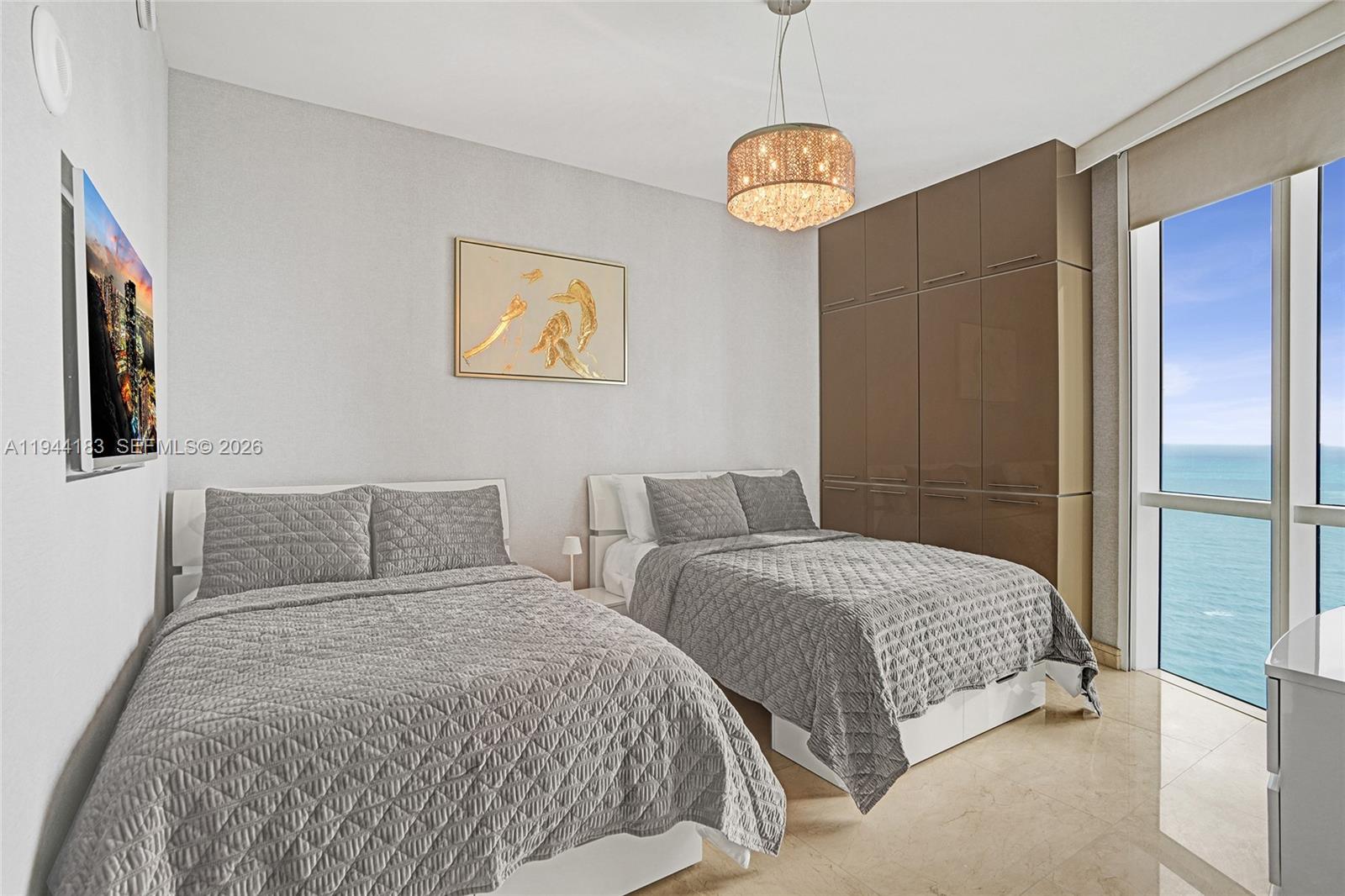 3006 3 / 4 2327 sq. ft. $ 2026-01-12 0 foto