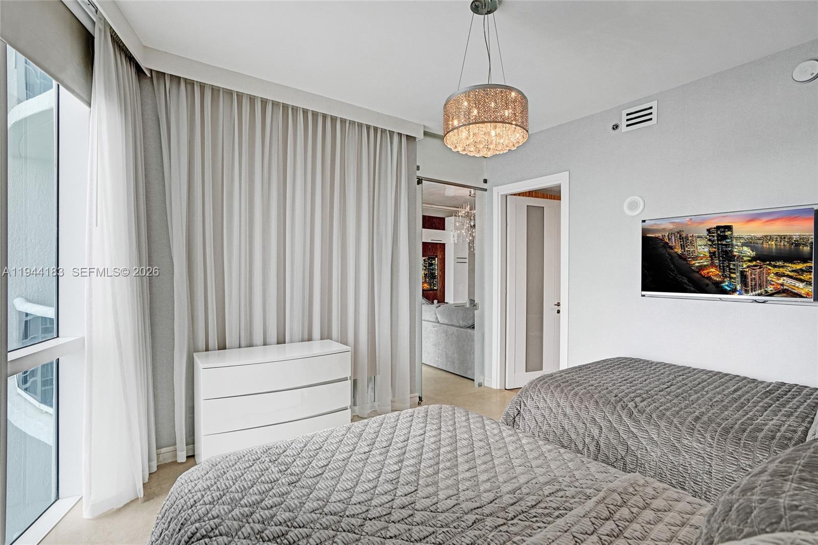 3006 3 / 4 2327 sq. ft. $ 2026-01-12 0 foto