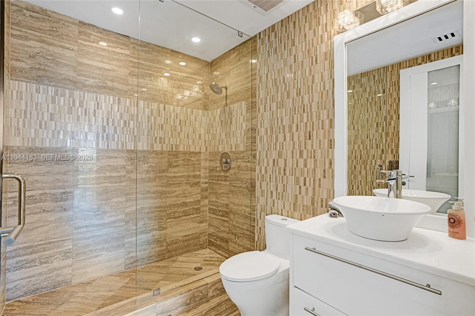 3006 3 / 4 2327 sq. ft. $ 2026-01-12 0 foto