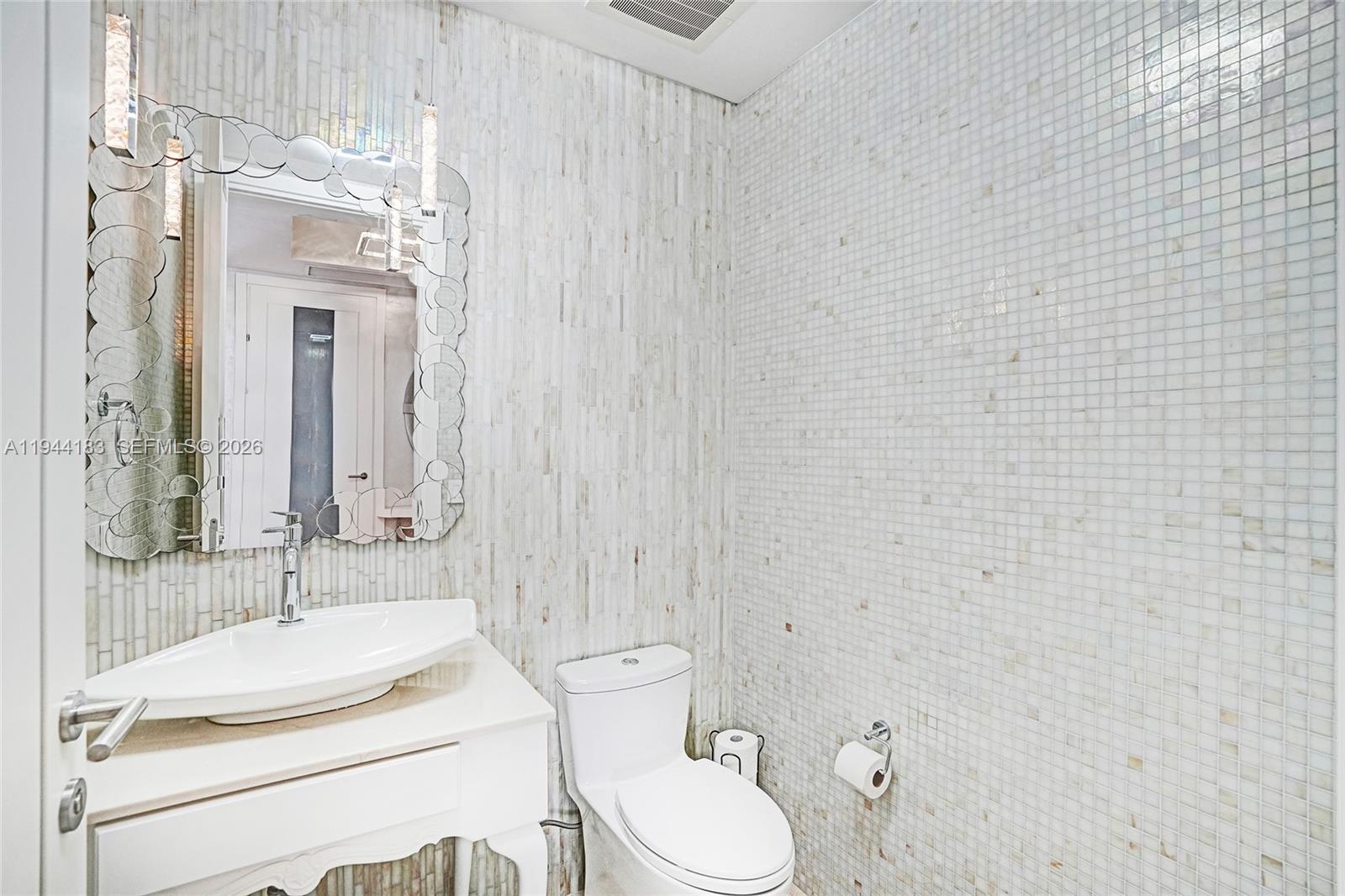 3006 3 / 4 2327 sq. ft. $ 2026-01-12 0 foto