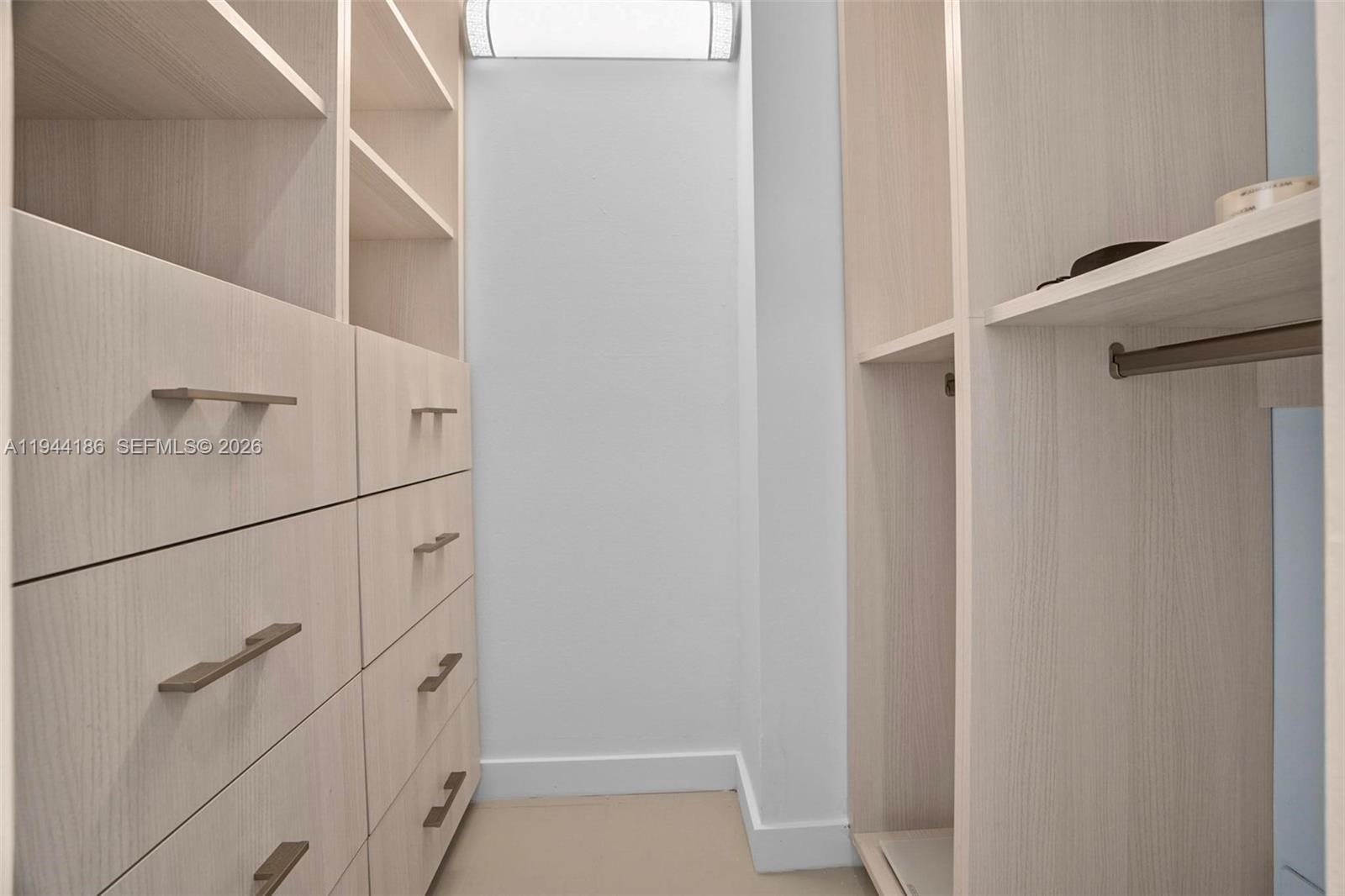 2108 2 / 2 1220 кв.футов $ 2026-01-12 0 Фото