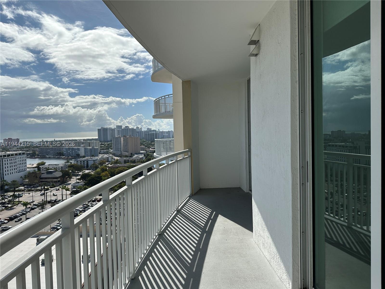 Фото 1755 Hallandale Beach Blvd  #1605E, Hallandale Beach, Florida, 33009 - 