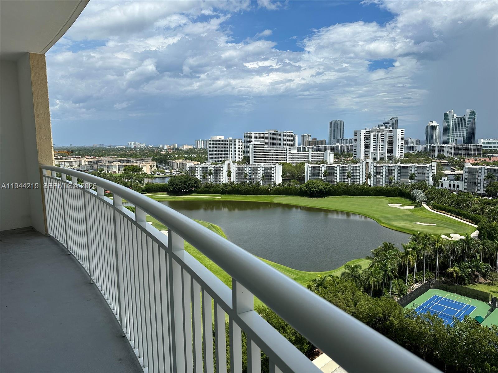 Фото 1755 Hallandale Beach Blvd  #1605E, Hallandale Beach, Florida, 33009 - 