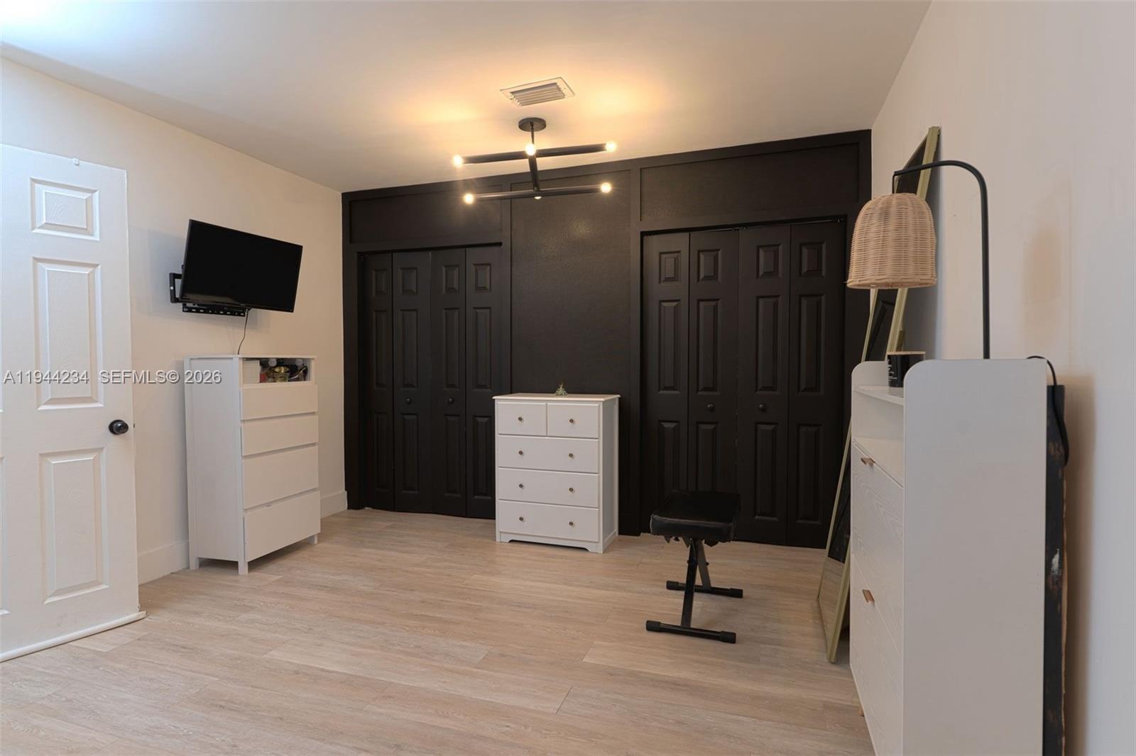 260 3 / 2 1304 sq. ft. $ 2026-01-13 0 Photo