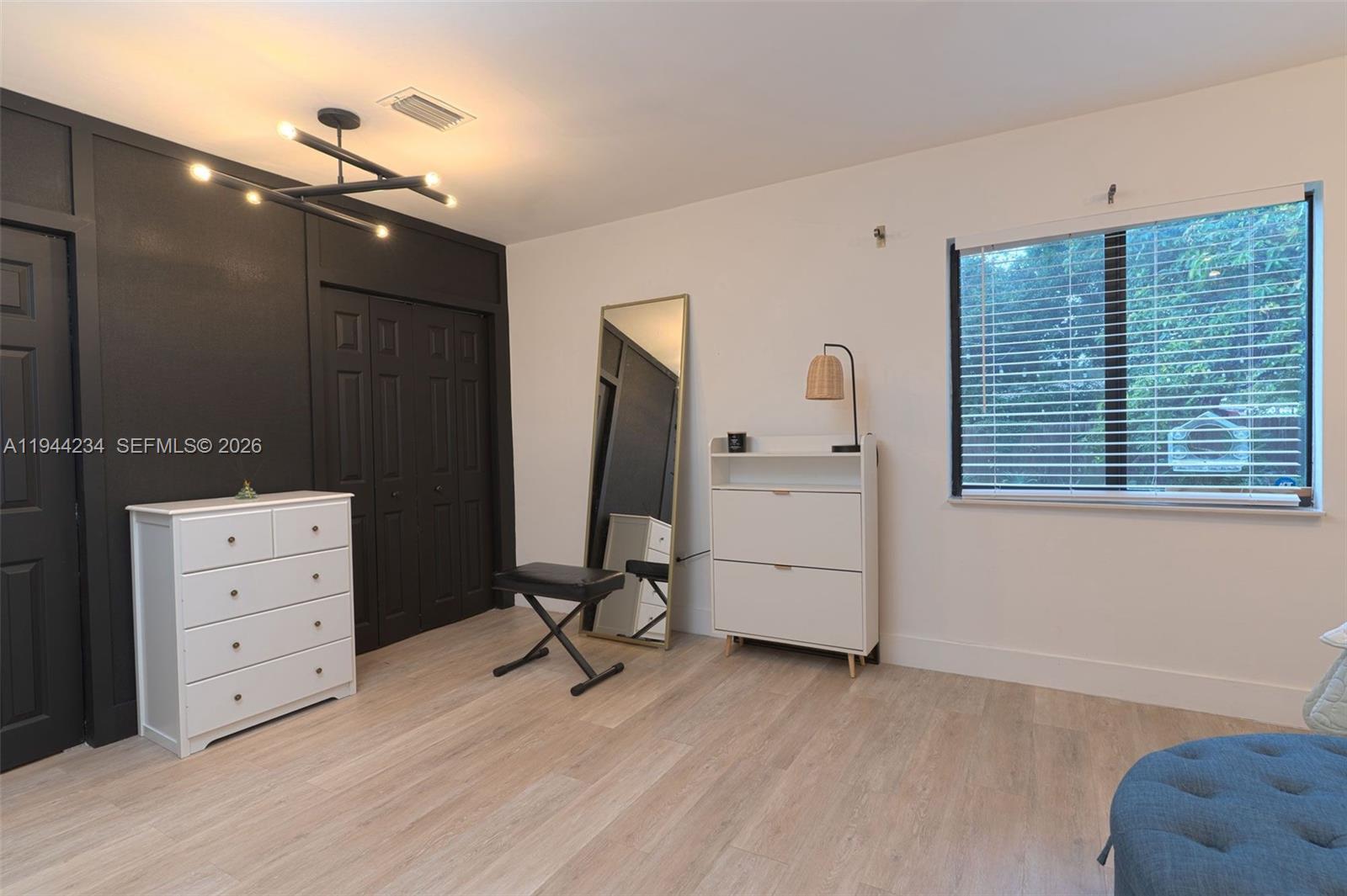 260 3 / 2 1304 sq. ft. $ 2026-01-13 0 Photo