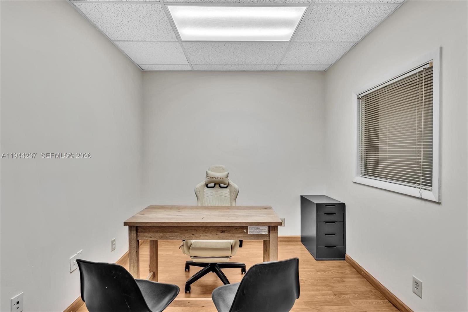 101  /   sq. ft. $ 2026-01-13 0 Photo