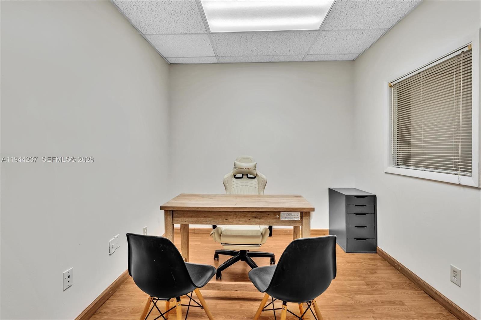 101  /   sq. ft. $ 2026-01-13 0 Photo